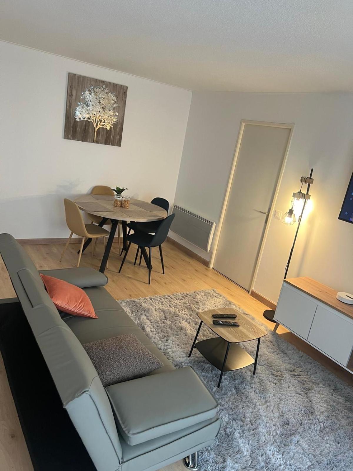 Champion Suites Sarcelles Exterior foto