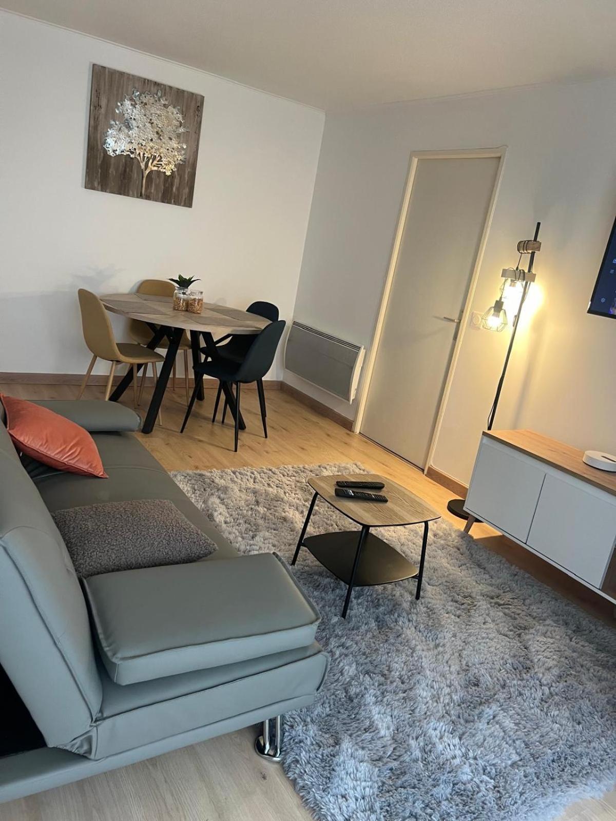 Champion Suites Sarcelles Exterior foto