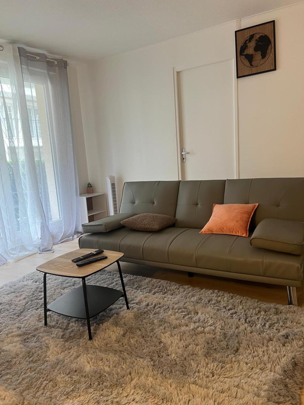 Champion Suites Sarcelles Exterior foto