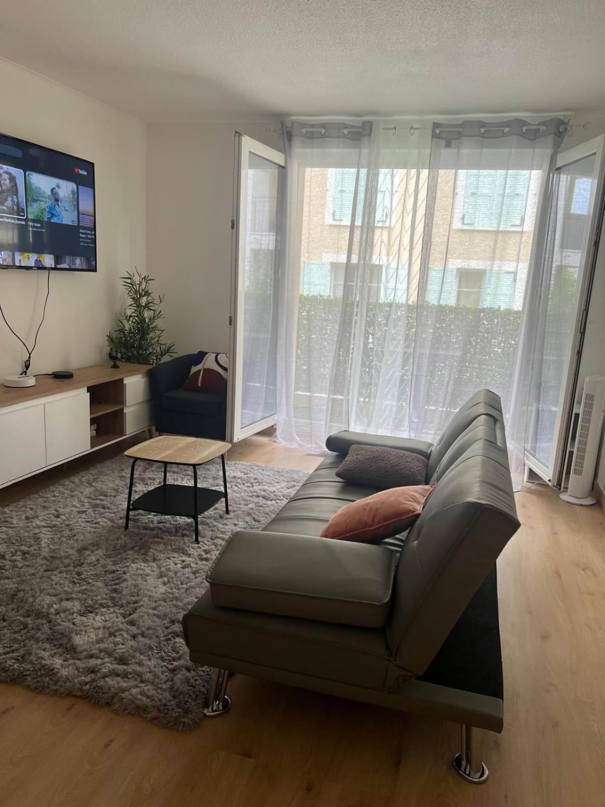 Champion Suites Sarcelles Exterior foto